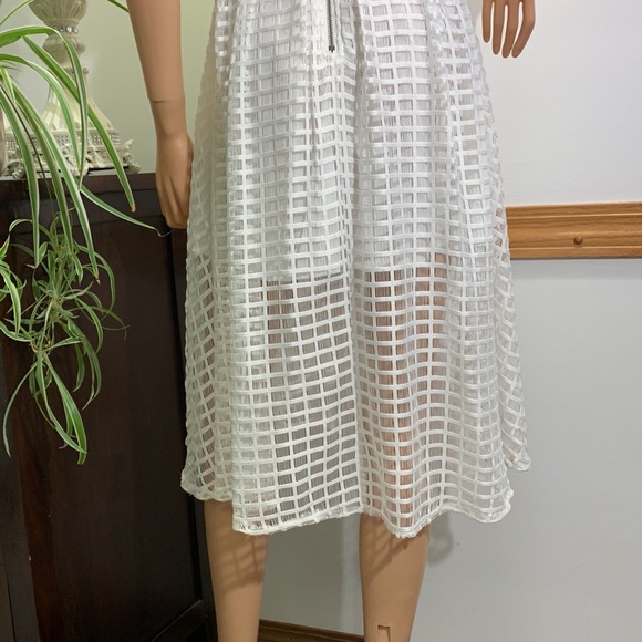 NOUGHTS & CROSSES gorgeous white dress - Picture 8 of 8